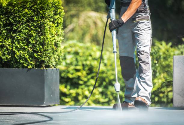 Best Pool Deck Cleaning in Roberts, WI